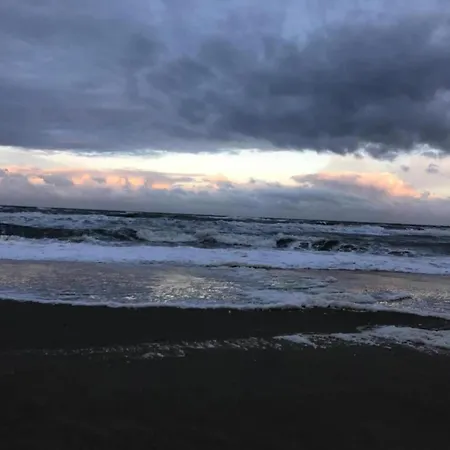 Дом отдыха Charming In Sint Maartenszee