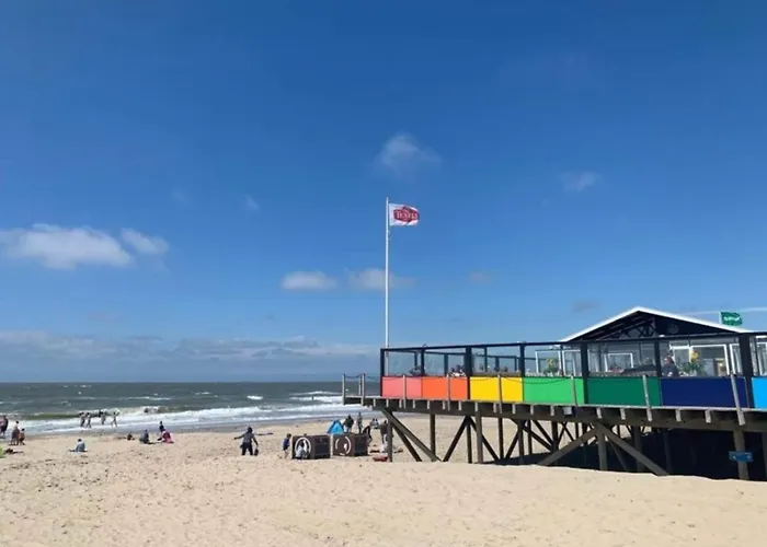 Charming In Sint Maartenszee Feriehus *