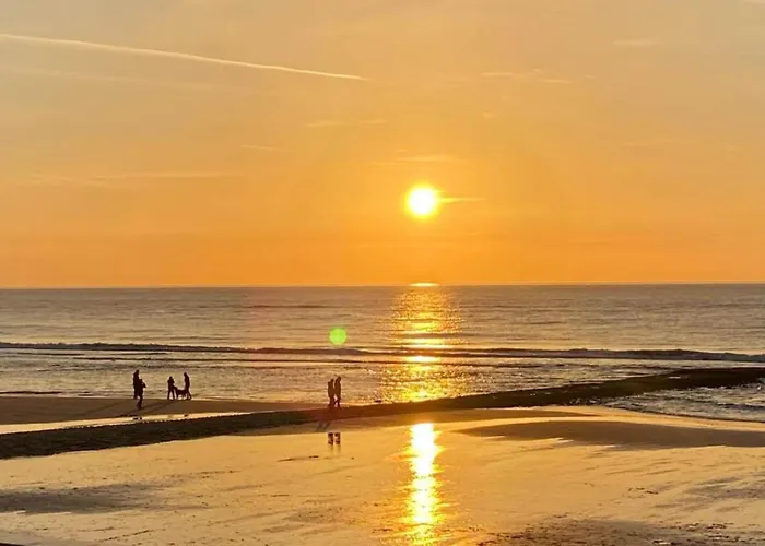 Charming In Sint Maartenszee Feriehus